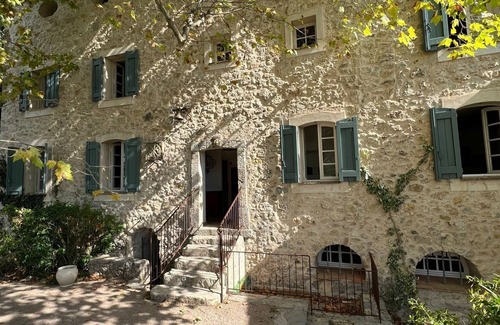 Callas House | Stately property with 3 tennis & sport courts and a large pool, village 5' walk