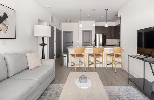 Crestwood South Apartment | Station 2BD 2 - Two Bedroom Apartment, Sleeps 4