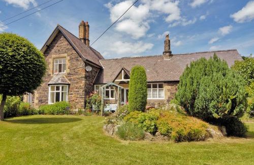 Glyndyfrdwy House | Station House - Hw7742