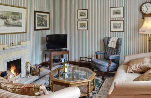 Glyndyfrdwy House | Station House - Hw7742