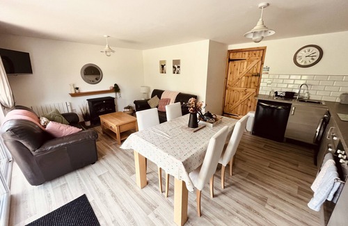 Bridgend Ski Chalet | Station Lodge. .2 Bed Spacious Lodge with garden Tondu Bridgend SOUTH WALES