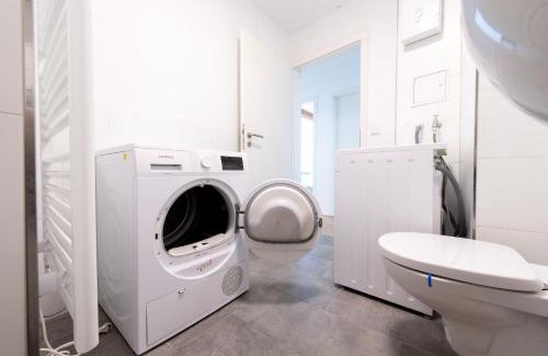 Gronau Apartment | Stay and Work Apartment - 8 single beds - central
