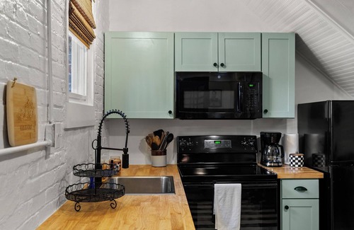 Sadieville House | Stay at the 1902 Jail House Inn