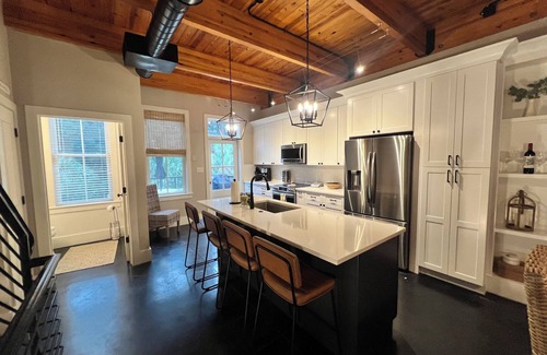 Beaufort House | Stay Awhile in Habersham