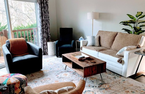 East End - Valley Street Condo | Stay Awhile: Views + Pool + Downtown in 5