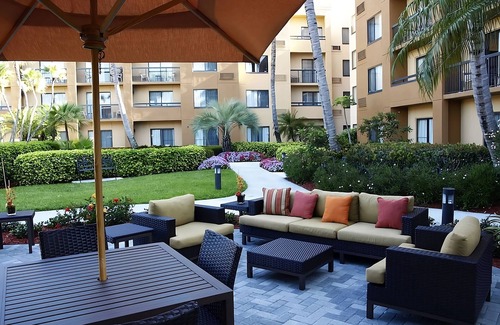 Boca Raton Apartment | Stay Close to Boca Raton Beach! Pet-friendly Accommodation, Free Parking, Pool!