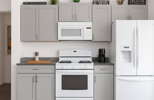 Pierson Place Historic District House | Stay close to concerts, sports and culture in our artistic historic monarch home