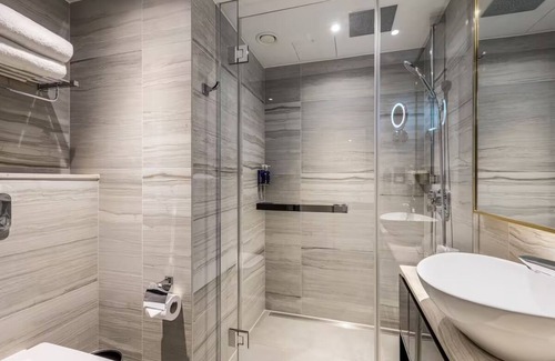 Portsoken Hotel | Stay Close to London Bridge, Tower Bridge, and the British Museum