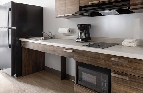 Sundance Hotel | Stay Comfortably in Buckeye with In-room Kitchen and Easy Access to Phoenix