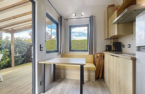 Jullouville House | Stay in a Tiny House in Jullouville, with pool and parking