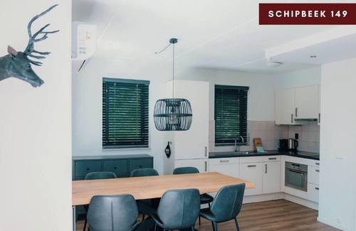 Nieuw Heeten House | Stay in Bungalow Schipbeek Plus for 6 persons at Vakantiepark de Sallandshoeve and enjoy comfort, tranquility, and nature in Overijssel.