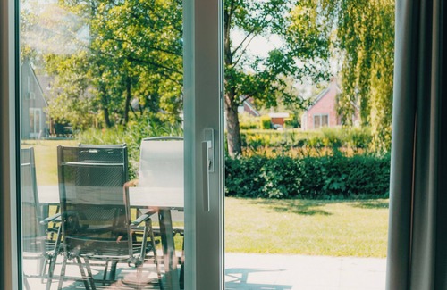 Nieuw Heeten House | Stay in Bungalow Schipbeek Plus for 6 persons at Vakantiepark de Sallandshoeve and enjoy comfort, tranquility, and nature in Overijssel.
