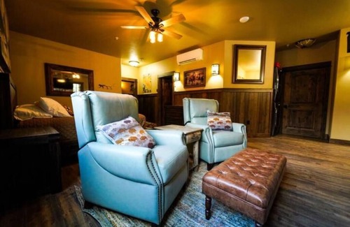 Agpar Apartment | Stay in Glacier National Park @ Apgar Lookout, Suite 1 & 2