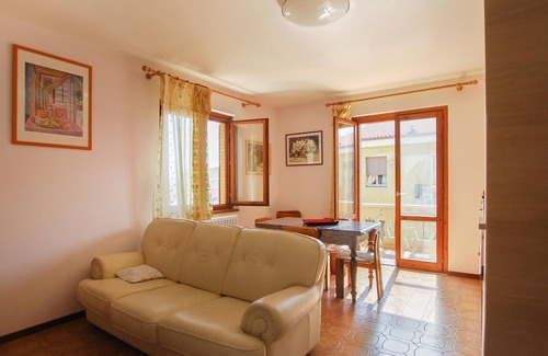 Porto San Giorgio Apartment | Stay in this large apartment with balcony and only 250 meters from the beaches of Porto Sangiorgio.