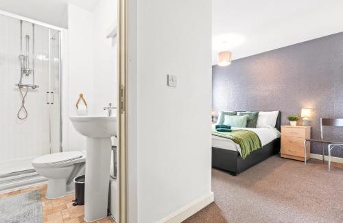 Coventry City Centre Apartment | STAY LONGER, PAY LESS - CENTRAL Location !