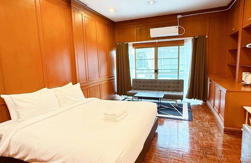 Nana Hotel | Stay On Sukhumvit 11