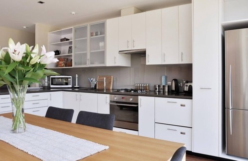 Wellington Apartment | Stay on the Bay - The Penthouse on Evans Bay - 3 bed top floor apartment