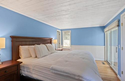 Mashpee House | Stay On The Cape Vacation Rentals: Contemporary Saltbox In New Seabury