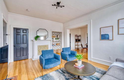 Buckman Neighborhood Apartment | Stay Portland - La Casa Burnside - Local Eateries, Shops, and Bars