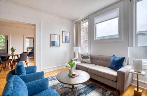 Buckman Neighborhood Apartment | Stay Portland - La Casa Burnside - Local Eateries, Shops, and Bars