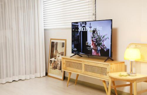 Mapo Apartment | Stay Seoul - Just few steps from Arex Hongdae stn exit 6