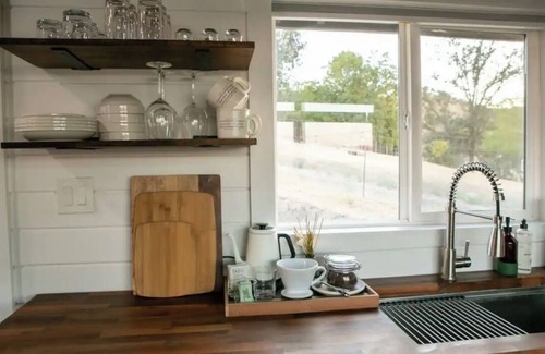 Paso Robles Cottage | Stay Stallion, Paso Robles TINY HOUSE