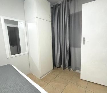 Musgrave House | Stay-Tiah Grey Room