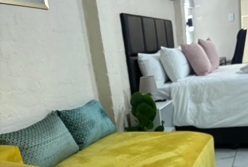 Musgrave House | Stay-Tiah Pastel Room