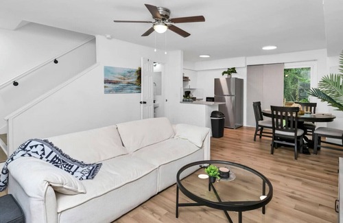 Columbia Apartment | Stay West Side | 2 BR | Minutes from Downtown