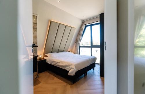 Waarland House | Stay with Private Pool & Hot Tub
