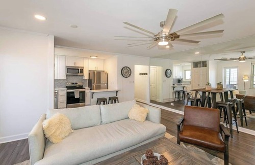 Downtown Atlanta Condo | StayATL | High Rise Condo Downtown ATL with Views