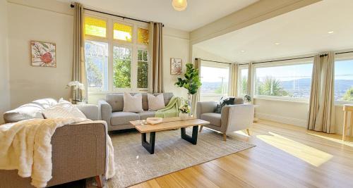 Trevallyn House | StayAU 2BR Home with Stunning Views in Tasmania