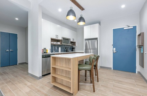 West San Antonio Hotel | Staybridge Suites San Antonio Lackland AFB Area by IHG