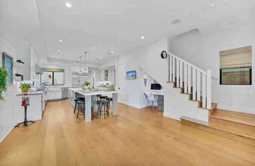 Huntington Beach House | Staycation! Rooftop Ocean Views/2min Walk To Beach/Private Pool