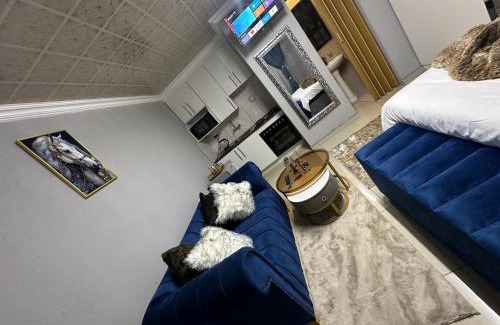 Soshanguve Apartment | StayComfyGuesthouseByPunky
