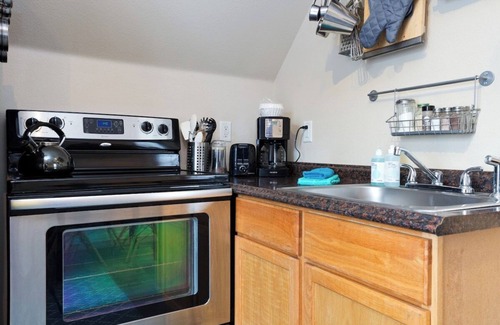 North End Apartment | #StayinMyDistrict Hyde Park Loft