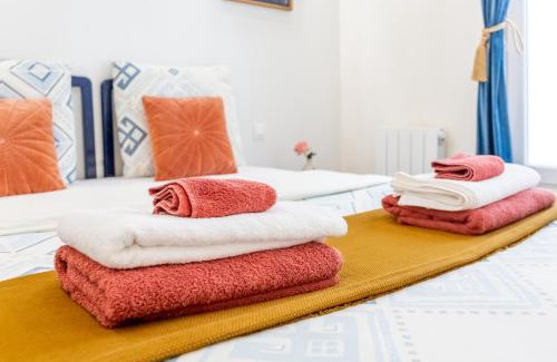 Les Puces de Saint-Ouen Apartment | StayLib - Chic and Cosy 2 rooms porte de Montmartre