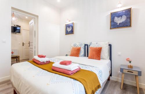 Les Puces de Saint-Ouen Apartment | StayLib - Chic and Cosy 2 rooms porte de Montmartre