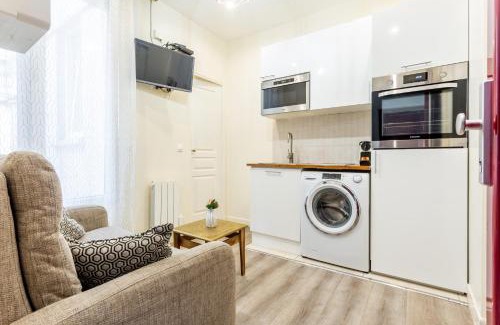 Les Puces de Saint-Ouen Apartment | StayLib - Chic and Cosy 2 rooms porte de Montmartre