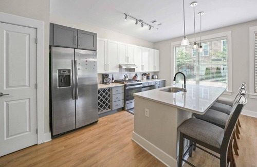 Charlotte Condo | StaysByWalker 3BR Waverly - WiFi/King Beds/Gym ADA