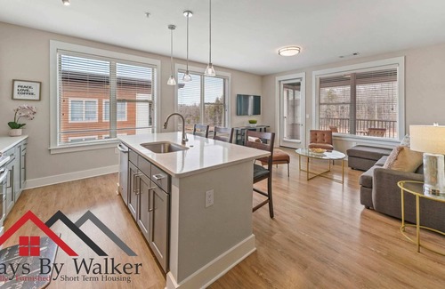 Charlotte Condo | StaysByWalker 3BR Waverly - 1G Wi-Fi/Desks/Gym