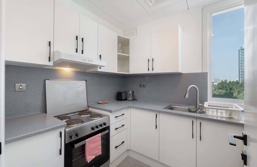 Barsha Heights Apartment | StayShort - Barsha Heights sleeps 3 in an Amazing Location!