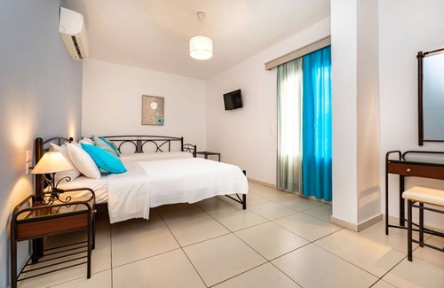 Perissa Hotel | Stelios Place