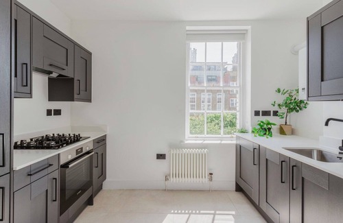 Wapping Apartment | Stellar Wapping 2BR, 2 min from Shadwell Station, by Blueground