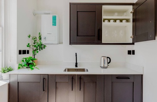 Wapping Apartment | Stellar Wapping 2BR, 2 min from Shadwell Station, by Blueground