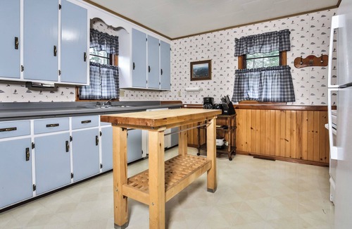 St Germain Cabin | Stepaway Vacation Rentals-Uncle Bill's Lake House