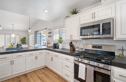 Oceano House | Steps Away From Pismo Beach with Poker/Foosball Table/EV Charger/BBQ grill