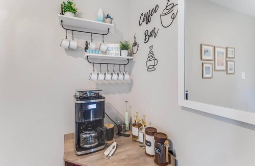 Biloxi House | STEPS FROM BEACH. Cruisin' the Coast friendly. 'The Sandy Rose', Biloxi Ms.