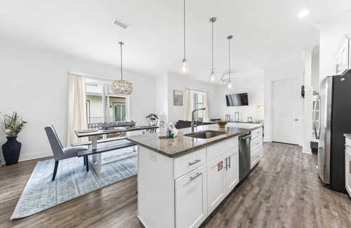 Gulf Shores Cottage | Steps from the Beach*Pool*Pier on Little Lagoon