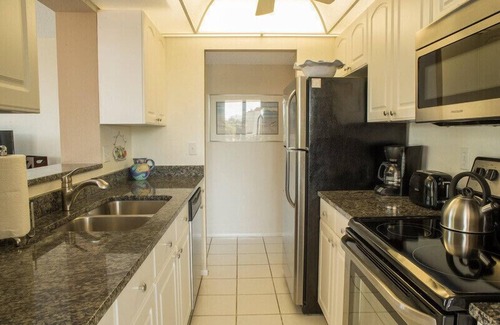 Siesta Key Condo | Steps to 2025 #1 Rated Beach in USA Fun-n-Sun Modern 2+2 Condo Pool Pickleball